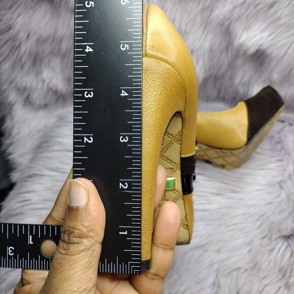 L.A.M.B. Leather Tuxedo Platform Pump Shoes Womens Size 6 Tan Brown Black - Picture 9 of 10